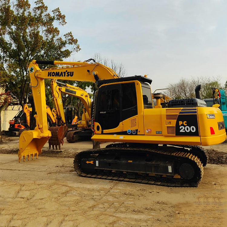 Used KOMATSU PC130